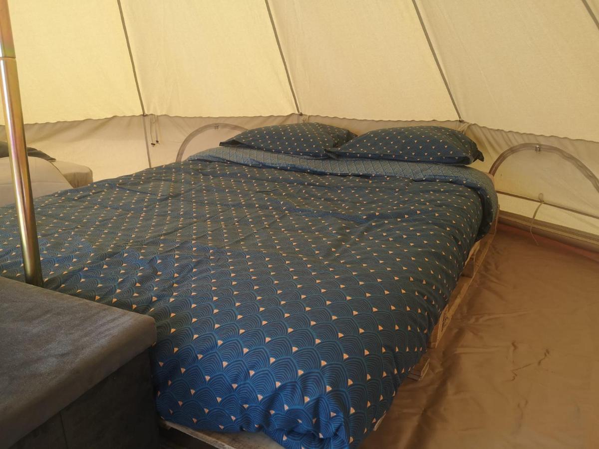 Sous Les Toiles De Pautilou Hotel Molles Екстериор снимка